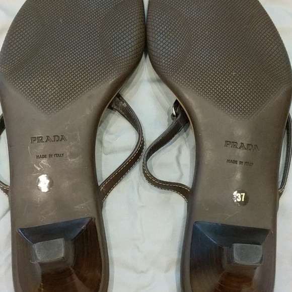 Brand New PRADA flip flop sandals with small heel - Picture 4 of 4